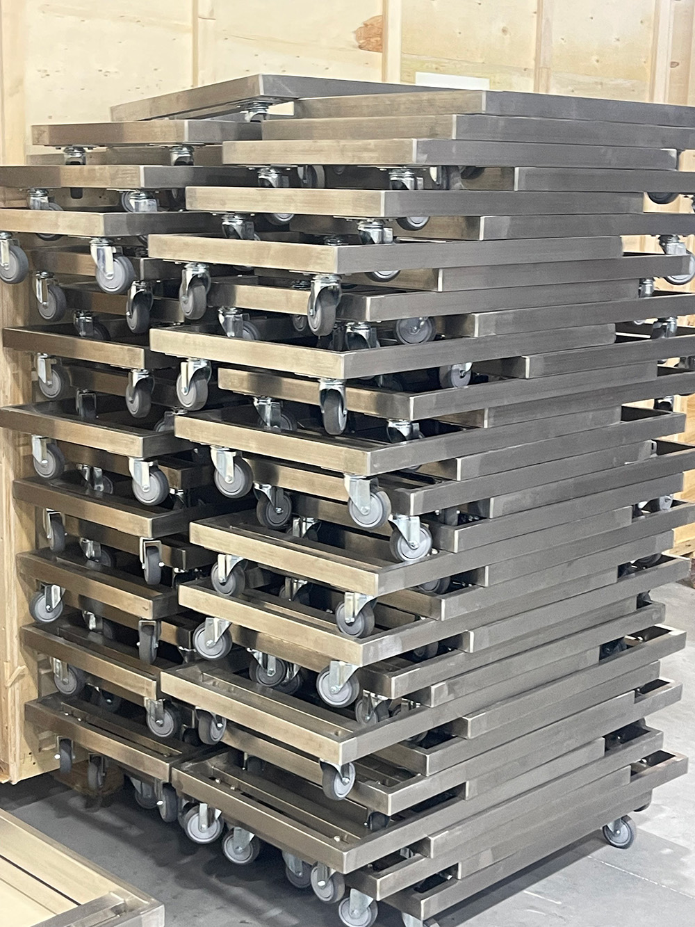 New and Used Metal Tray Carts